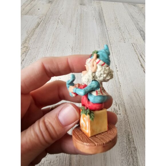 Enesco poopsie AS IS elf shoe black North Pole village figuring Xmas decor as is - Picture 2 of 8